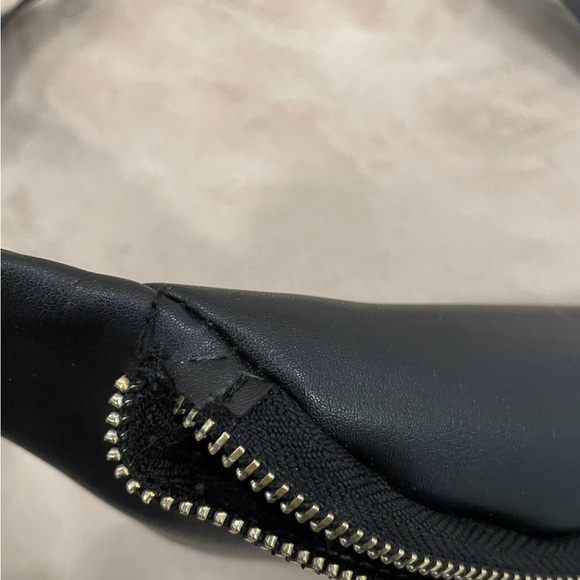 Fanny Pack Black - Picture 3 of 9